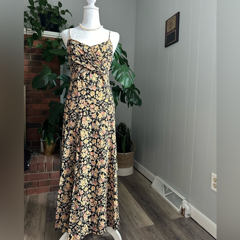 🛍️Cynthia Rowley gorgeous floral dress excellent condition.